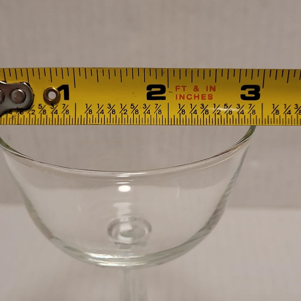 Beautiful Vintage Decanter with 9 Wine Glasses